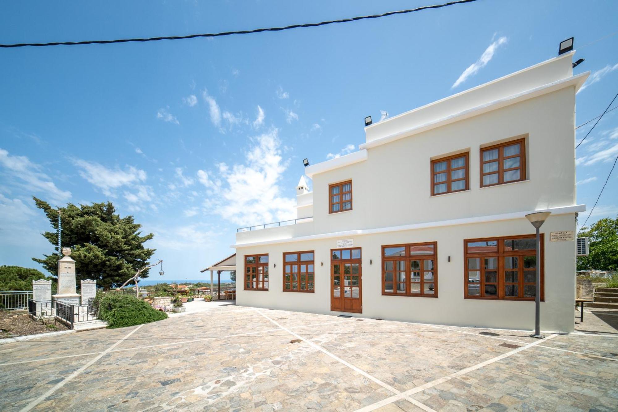 Elia Chromonastiri Apartment *