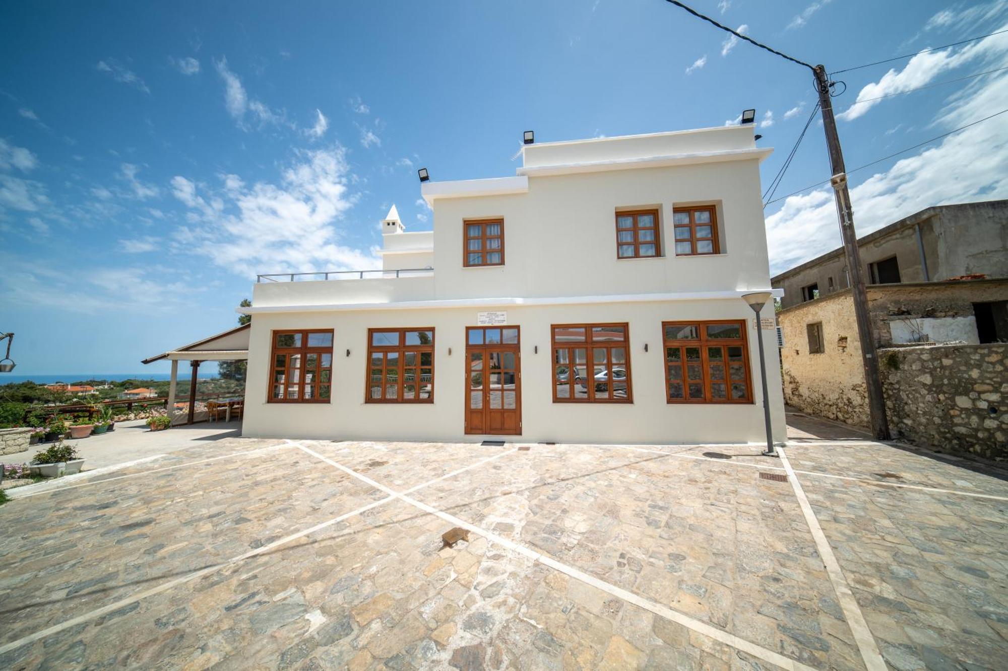 Elia Chromonastiri Apartment *