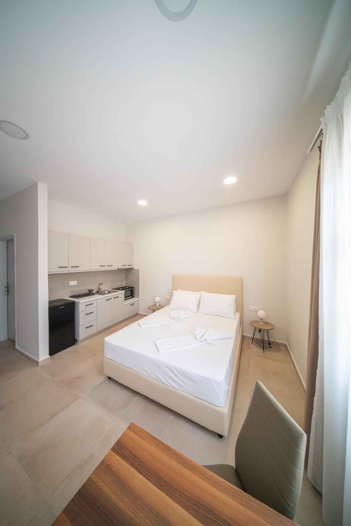 Elia Chromonastiri Apartment