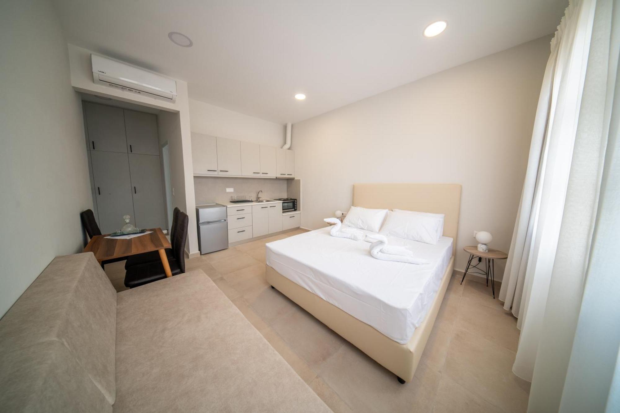 Elia Chromonastiri Apartment *